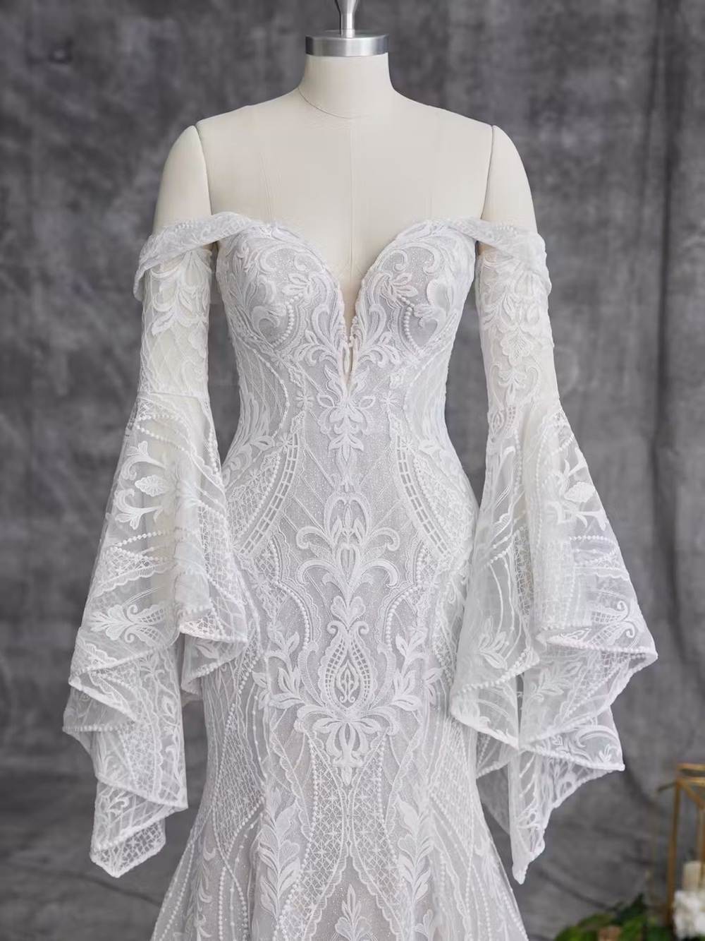 NEVER-WORN SOTTERO MIDGLEY WEDDING GOWN